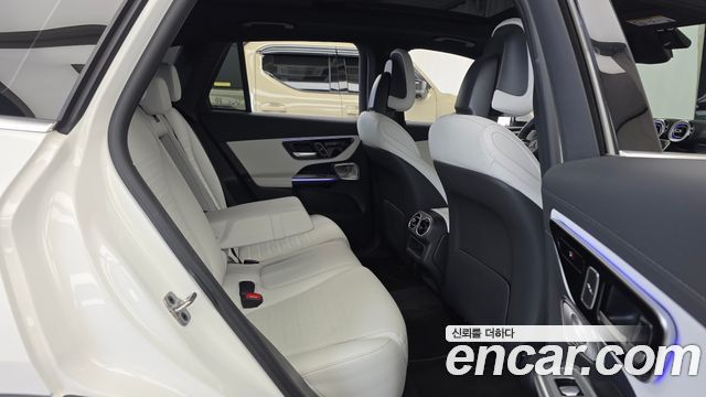 Mercedes-Benz GLC-Class 2023 — photo 12