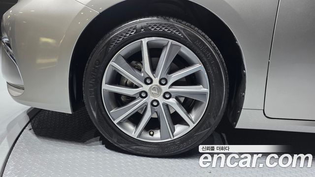 Lexus ES 2017 — photo 5