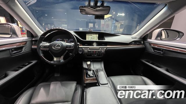 Lexus ES 2017 — photo 7