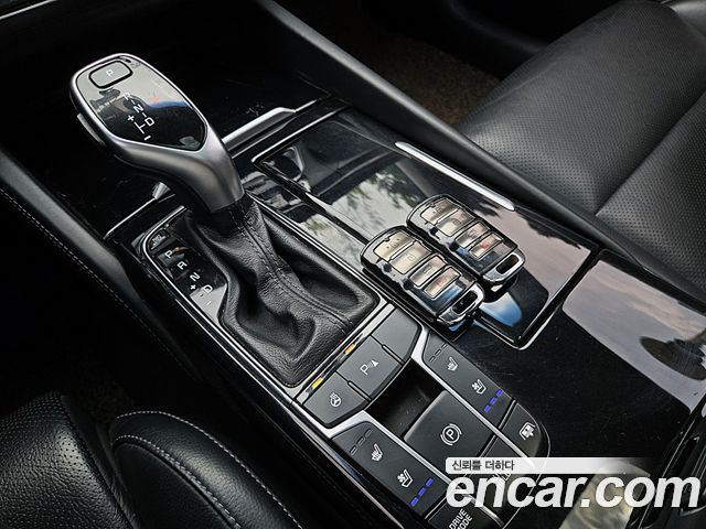 Kia K7 2016 — photo 9