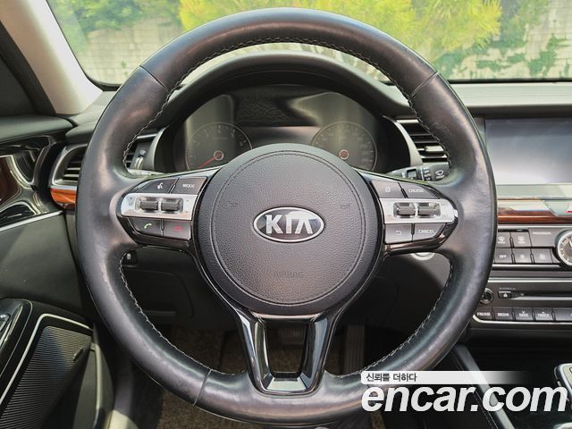 Kia K7 2016 — photo 13