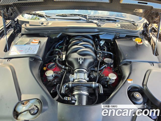 Maserati GranTurismo 2018 — photo 8
