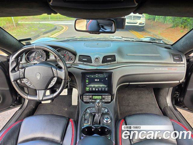 Maserati GranTurismo 2018 — photo 9