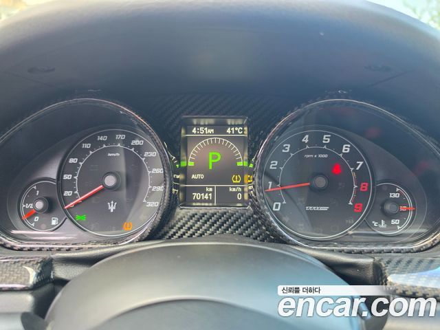Maserati GranTurismo 2018 — photo 10