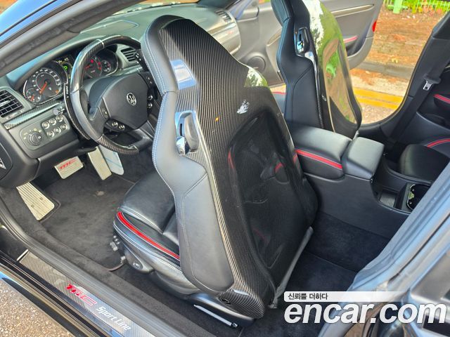 Maserati GranTurismo 2018 — photo 19