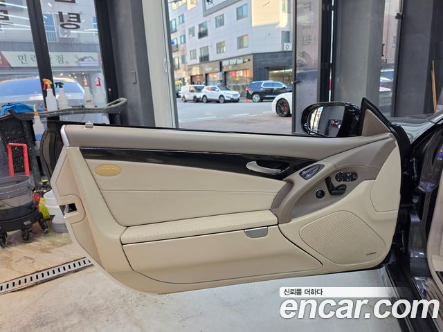 Mercedes-Benz SL-Class 2009 — photo 17