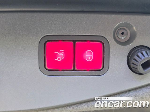 Mercedes-Benz SL-Class 2009 — photo 20