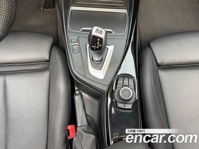 BMW 1-Series 2019 — photo 14