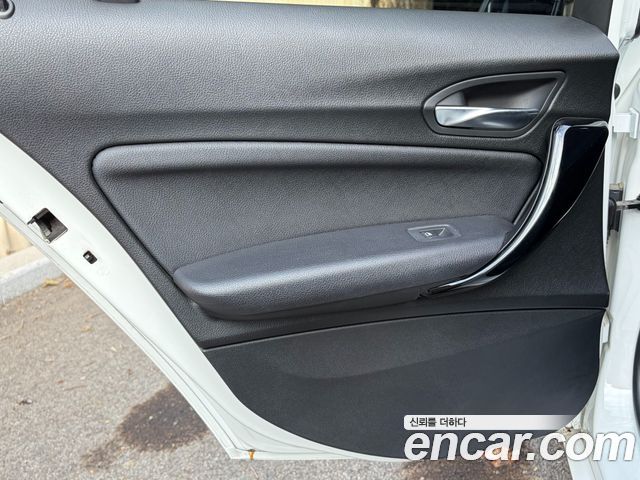 BMW 1-Series 2019 — photo 17
