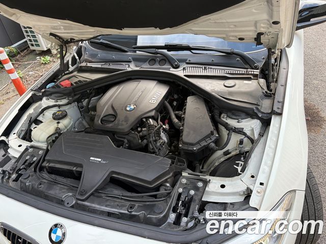 BMW 1-Series 2019 — photo 20