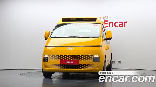 Hyundai Staria 2025 — photo 3