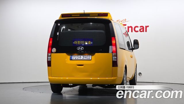Hyundai Staria 2025 — photo 4