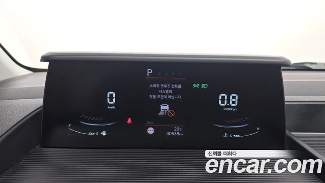 Hyundai Staria 2025 — photo 11