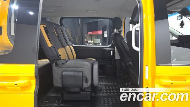 Hyundai Staria 2025 — photo 18