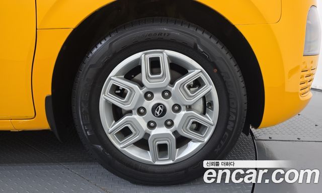Hyundai Staria 2025 — photo 7