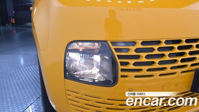 Hyundai Staria 2025 — photo 8