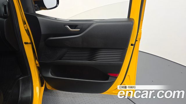 Hyundai Staria 2025 — photo 14
