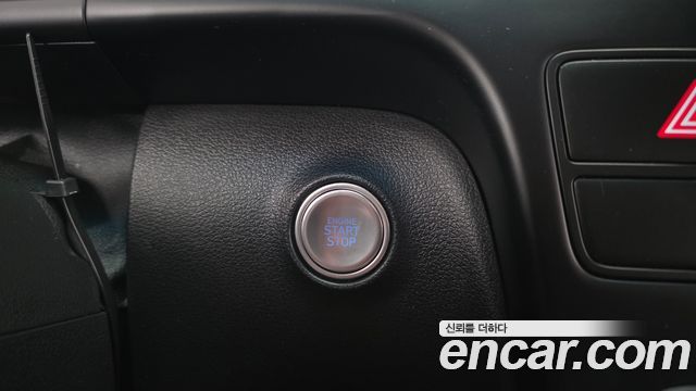 Hyundai Staria 2025 — photo 27