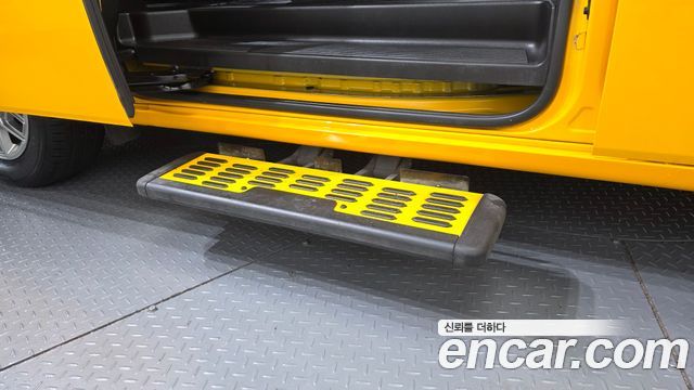 Hyundai Staria 2025 — photo 29