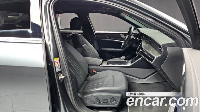 Audi A6 2021 — photo 12