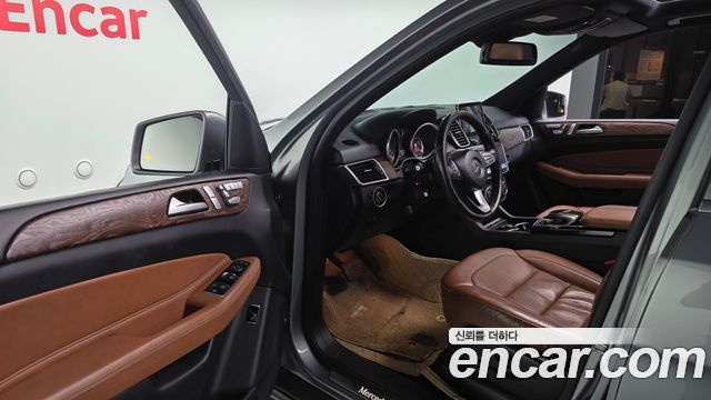 Mercedes-Benz GLE-Class 2016 — photo 10