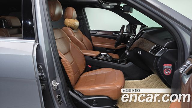 Mercedes-Benz GLE-Class 2016 — photo 11