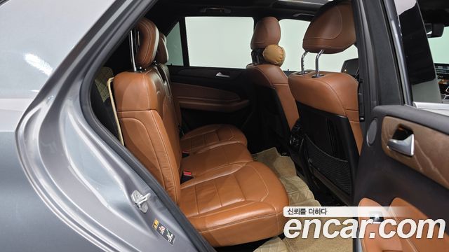 Mercedes-Benz GLE-Class 2016 — photo 12