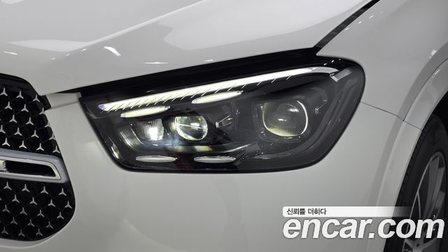 Mercedes-Benz GLE-Class 2024 — photo 8
