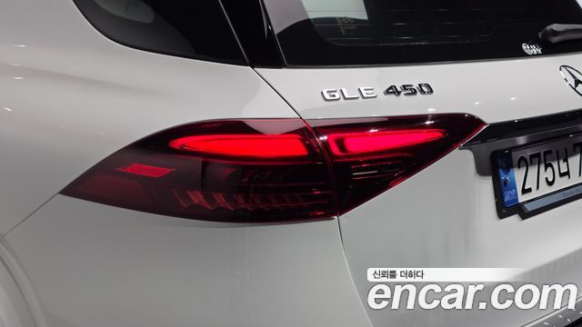 Mercedes-Benz GLE-Class 2024 — photo 9