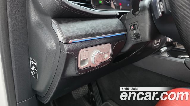 Mercedes-Benz GLE-Class 2024 — photo 28