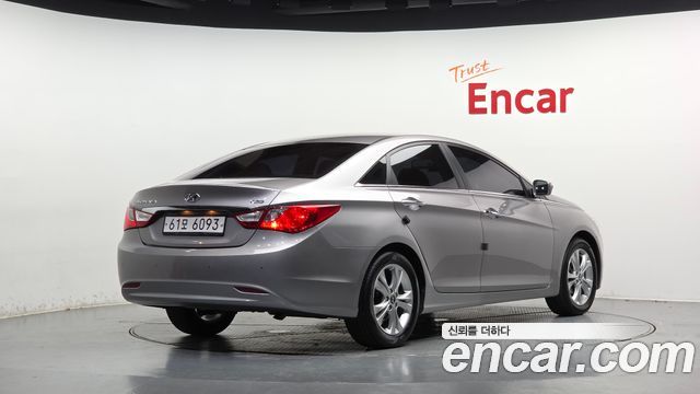 Hyundai Sonata 2011 — photo 2