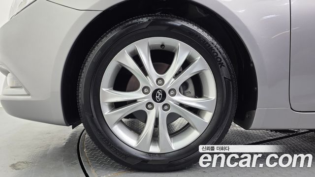Hyundai Sonata 2011 — photo 5
