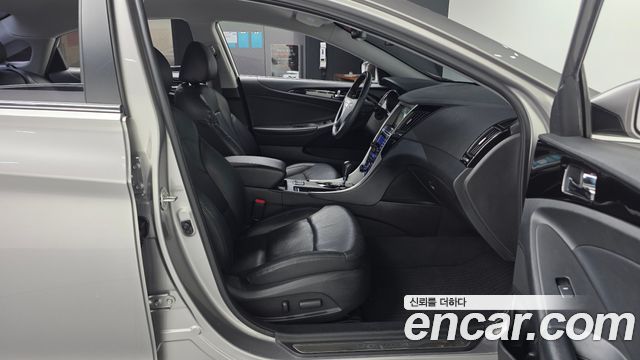 Hyundai Sonata 2011 — photo 11