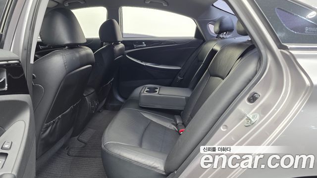 Hyundai Sonata 2011 — photo 12