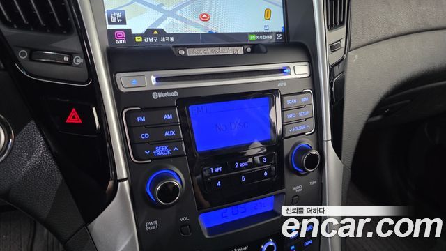 Hyundai Sonata 2011 — photo 15