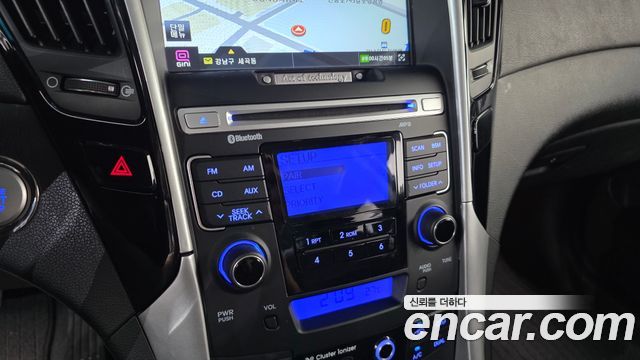 Hyundai Sonata 2011 — photo 16