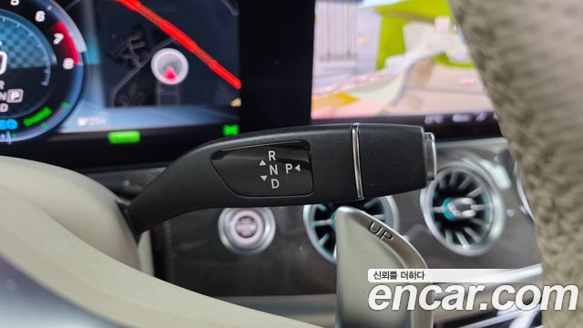 Mercedes-Benz CLS-Class 2020 — photo 12