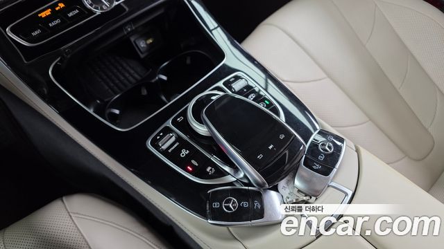 Mercedes-Benz CLS-Class 2020 — photo 24