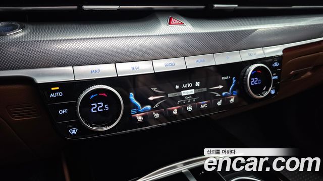 Genesis G80 2022 — photo 14