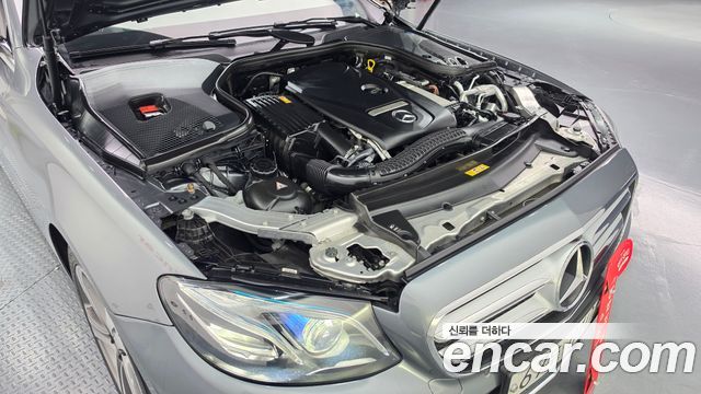 Mercedes-Benz E-Class 2017 — photo 6