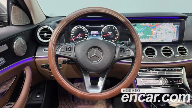 Mercedes-Benz E-Class 2017 — photo 13