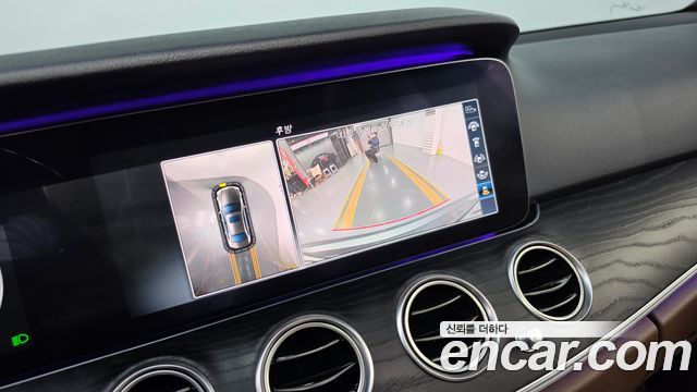 Mercedes-Benz E-Class 2017 — photo 14