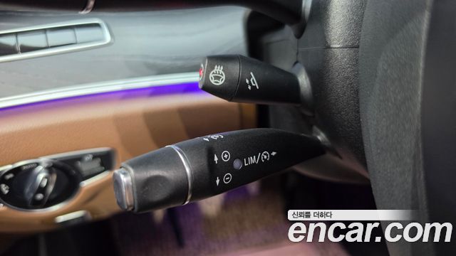 Mercedes-Benz E-Class 2017 — photo 19