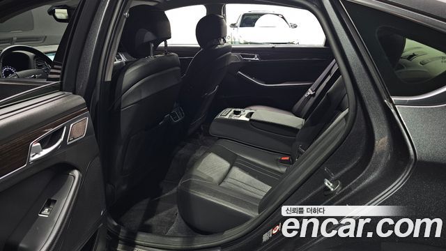Genesis G80 2018 — photo 17