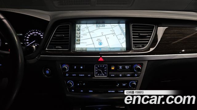 Genesis G80 2018 — photo 19