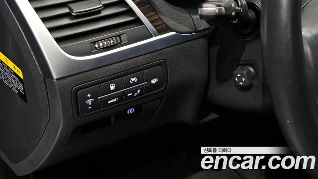 Genesis G80 2018 — photo 24