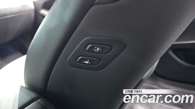 Genesis G80 2018 — photo 26