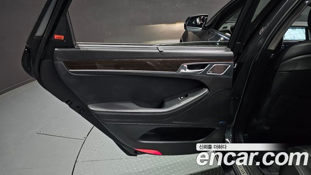Genesis G80 2018 — photo 15