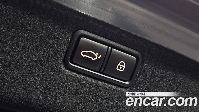 Genesis G80 2018 — photo 29