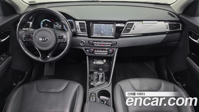 Kia Niro 2018 — photo 10